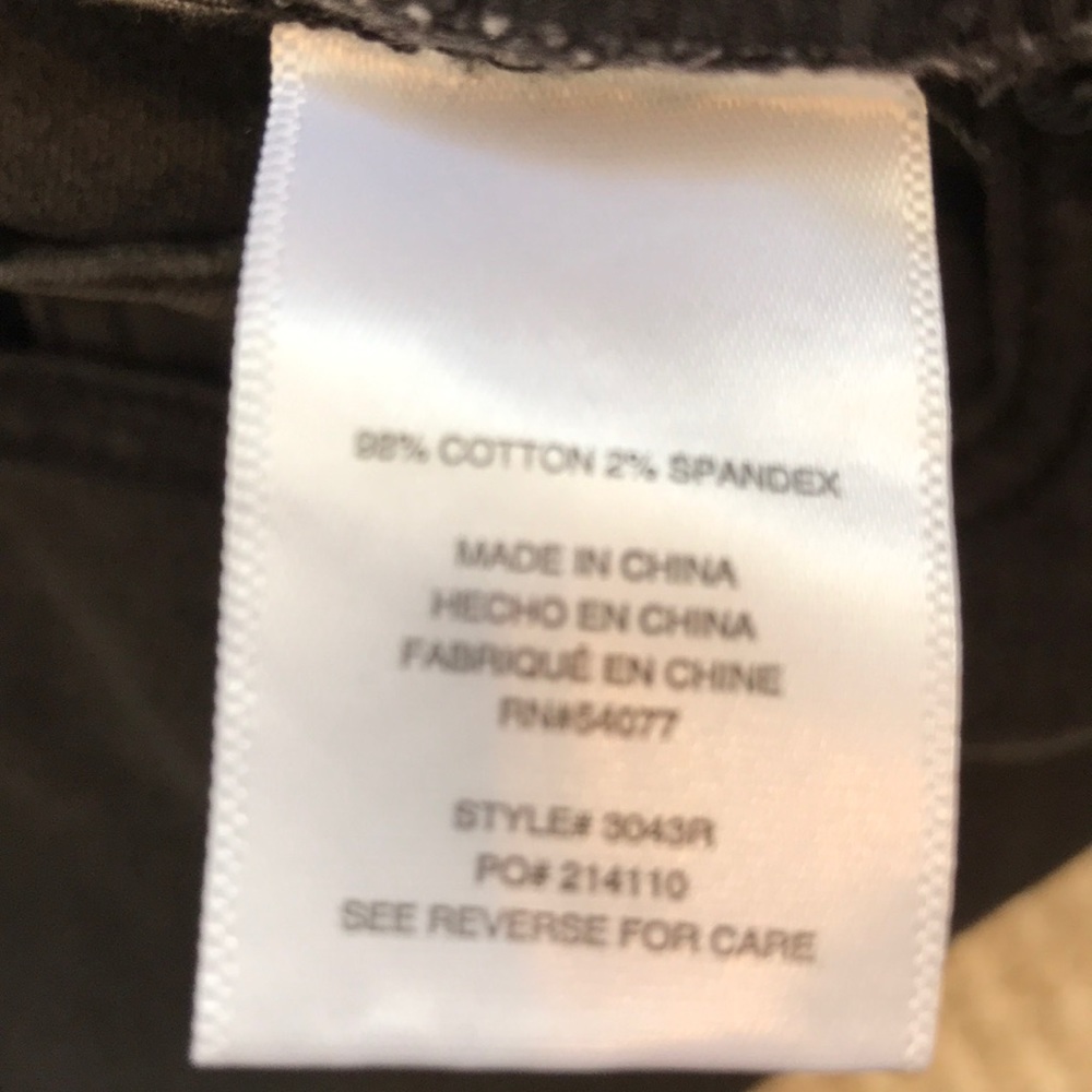 CAbi Curvy Slim Boot Jean - Picture 5 of 6